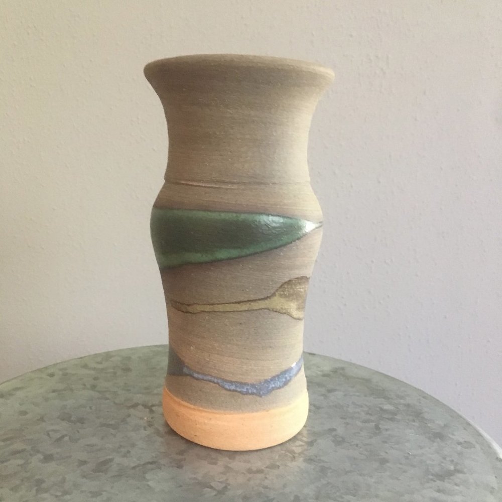 Kahl Accessories Studio Art Pottery Clay Vase.